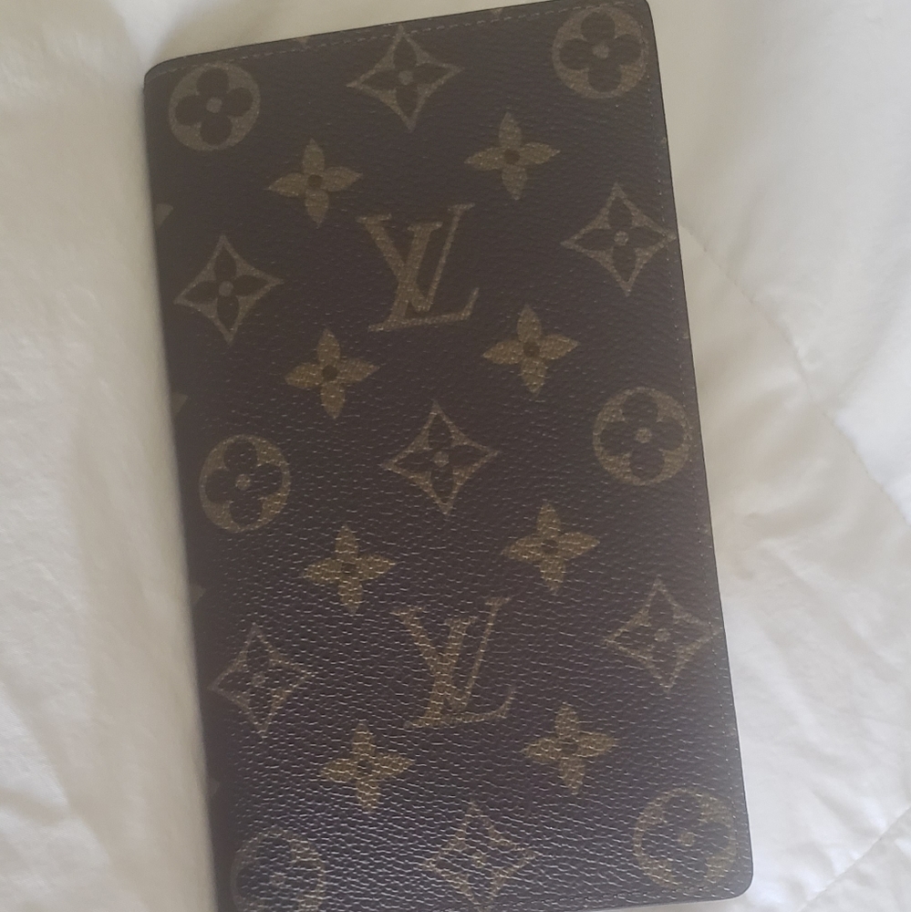 Authentic Louis Vuitton PassBook/Checkbook Case